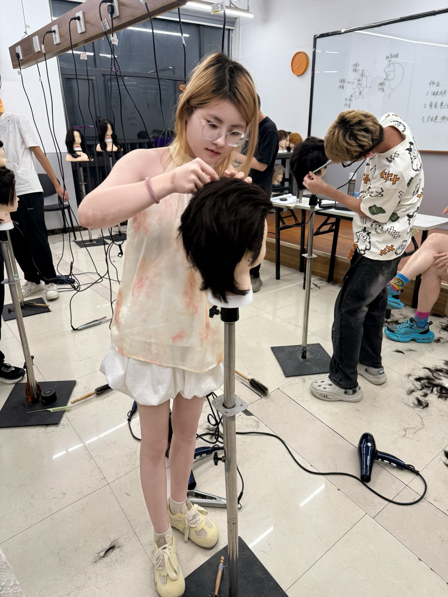富康美发学校造型教学
