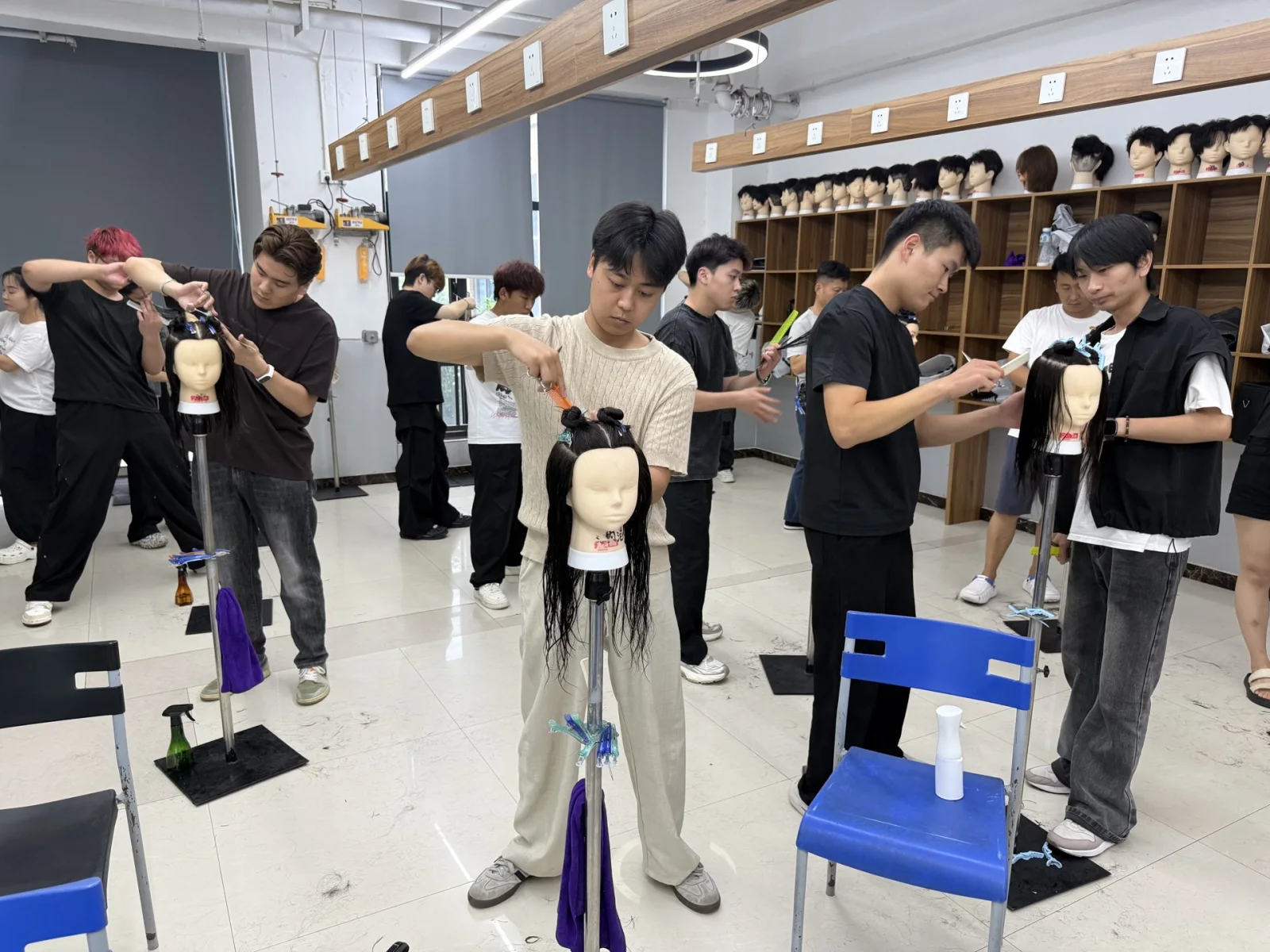 零基础学剪发真人实践现场