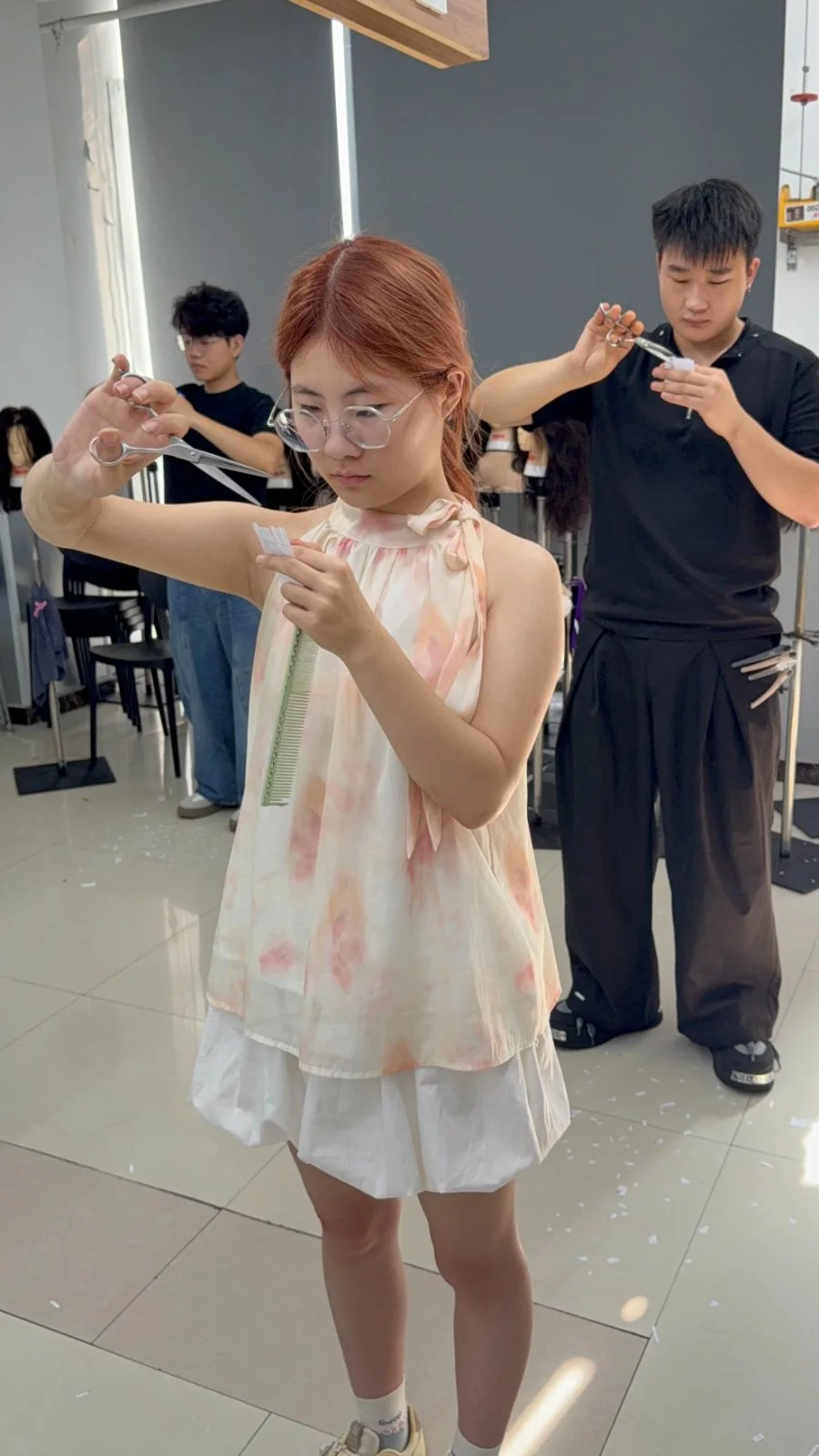 剪发基本功训练 剪发基本功训练