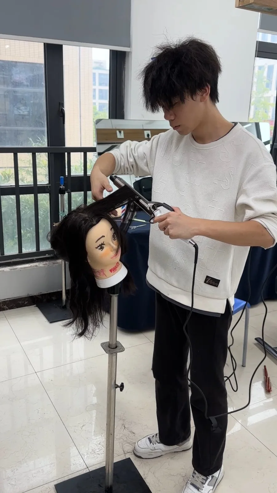 学员电棒造型