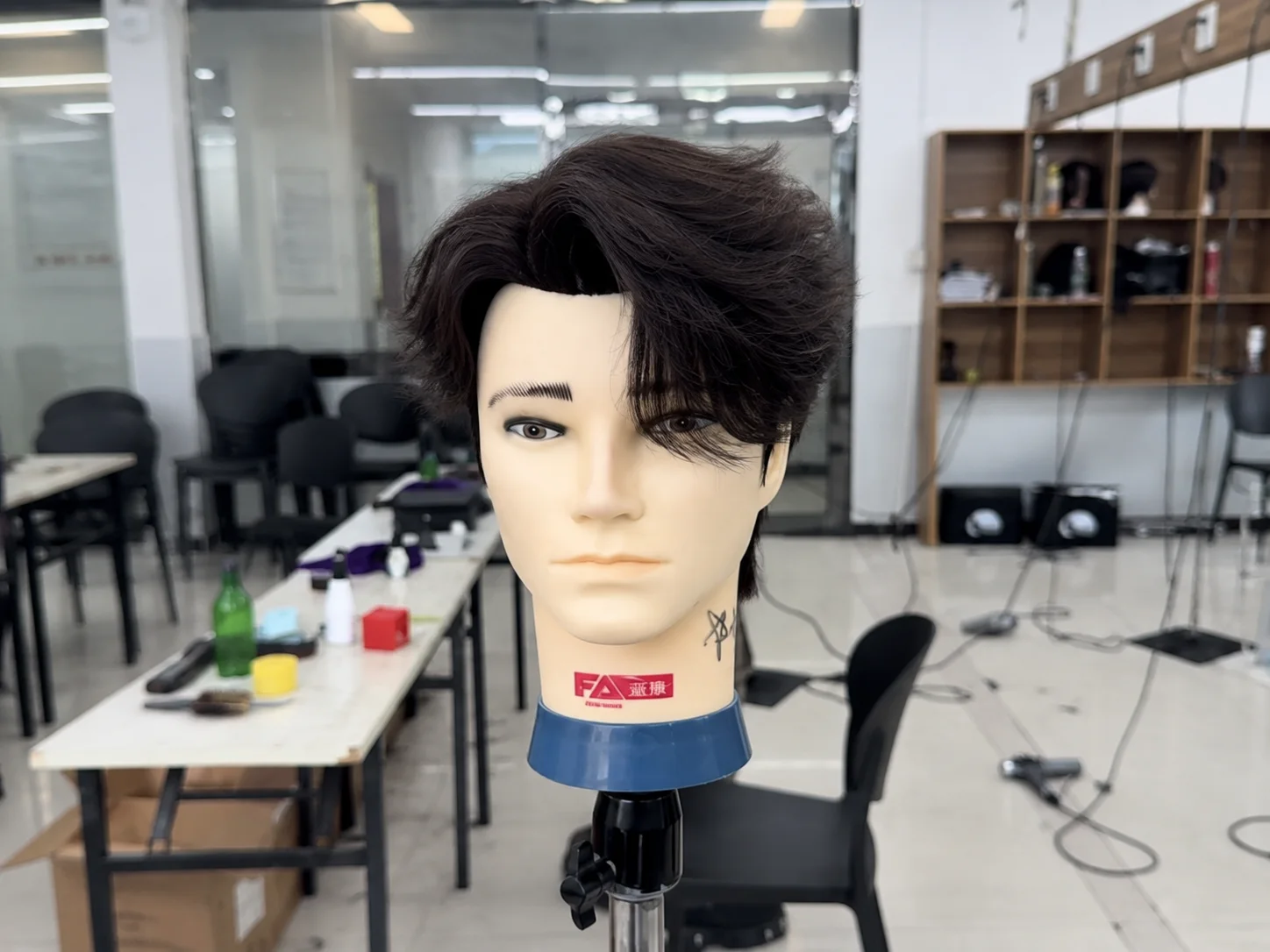男士短发为什么越剪越炸？问题可能不在长度，而在重量和连接课堂图片