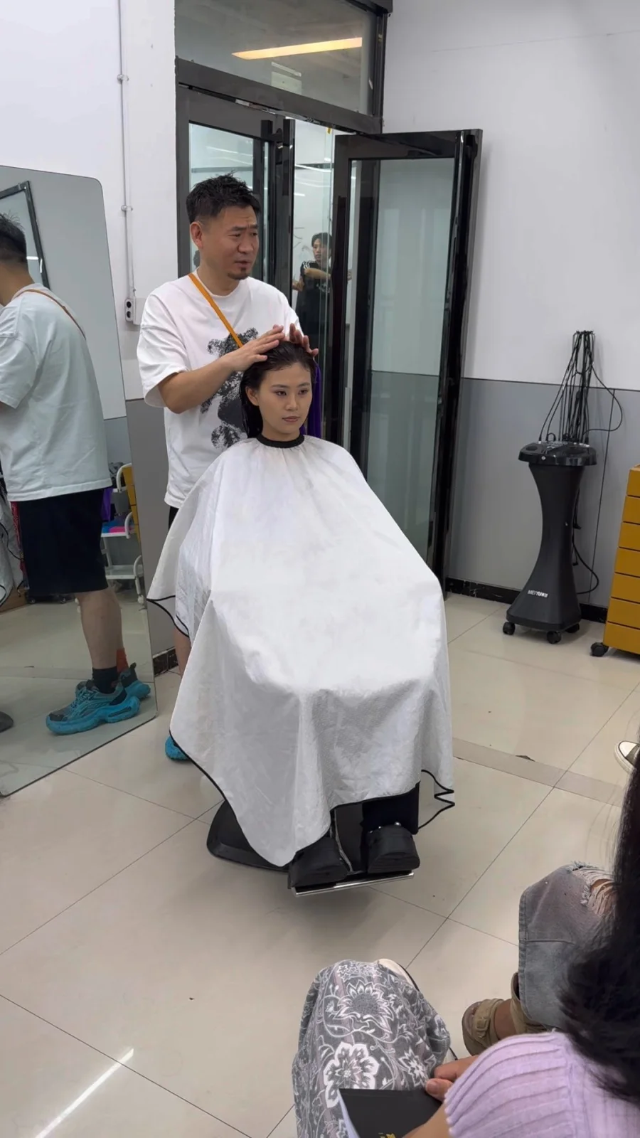 剪烫之前分析脸型