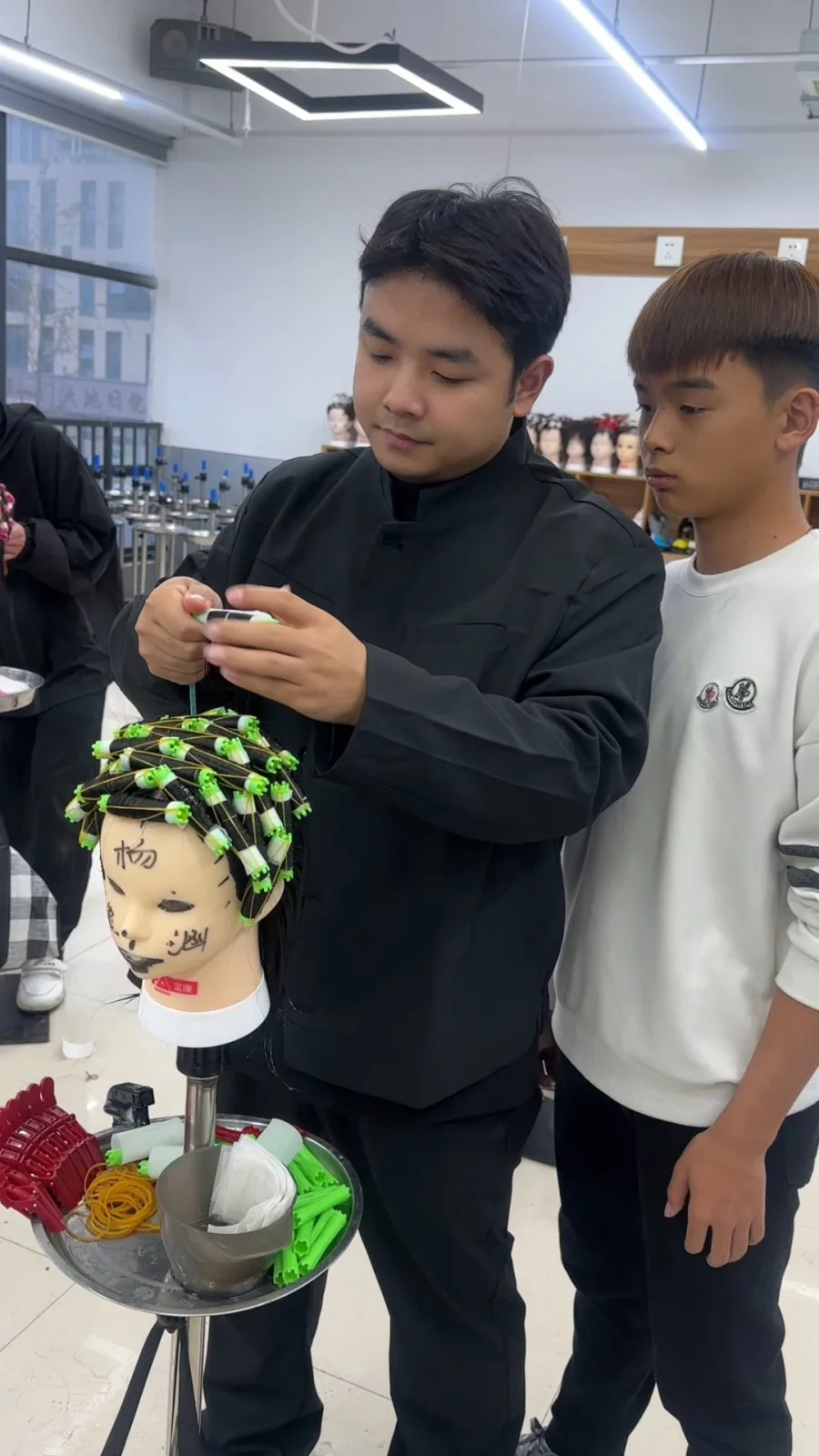 富康学校老师教学员卷砌砖烫