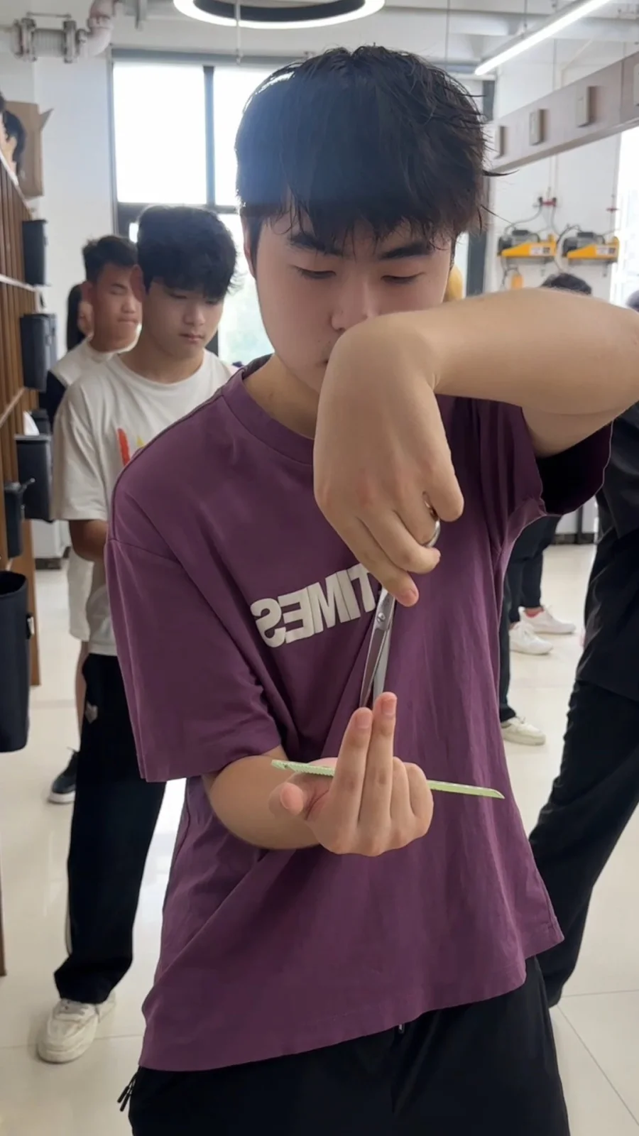 剪发基本功练习