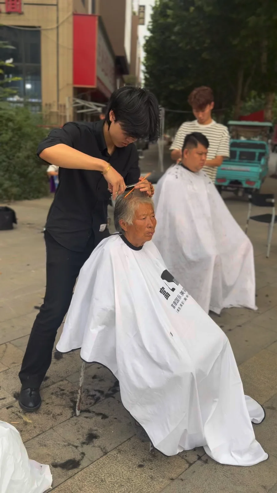真人理发实操现场