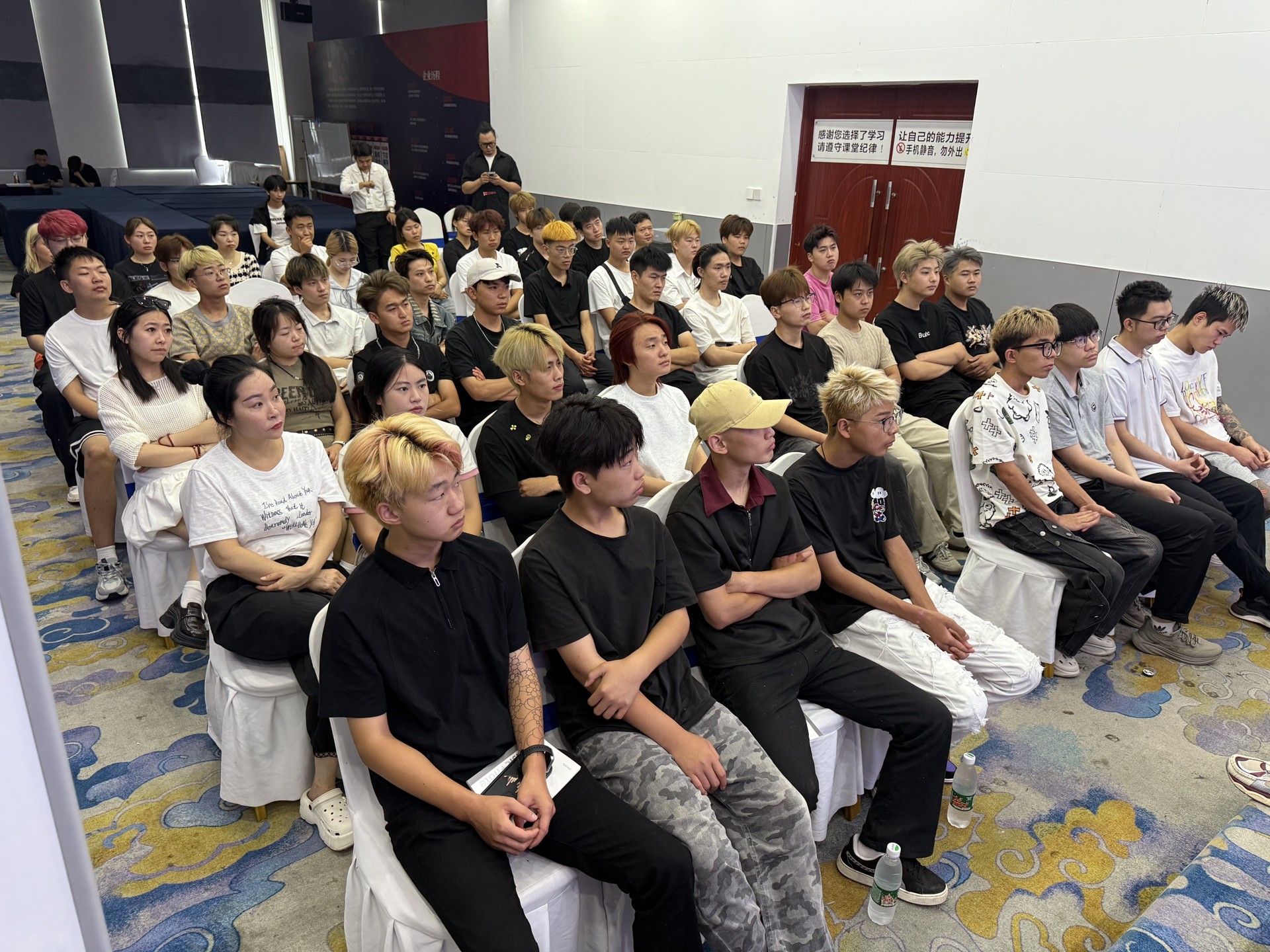 郑州学美发 长期班和短期专项班到底怎么选课堂图片
