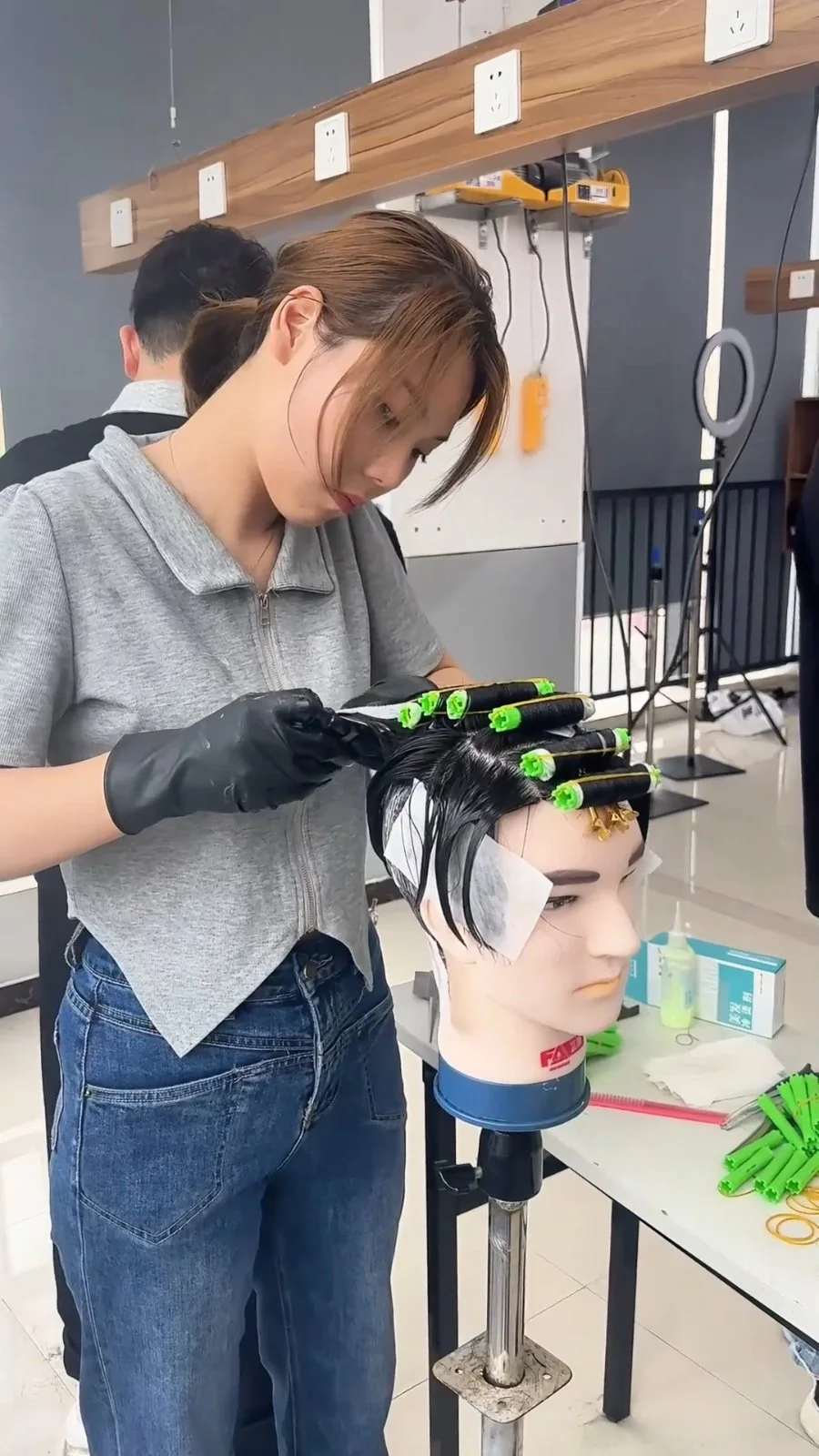 郑州富康美发学校学员烫染真人实操记录6